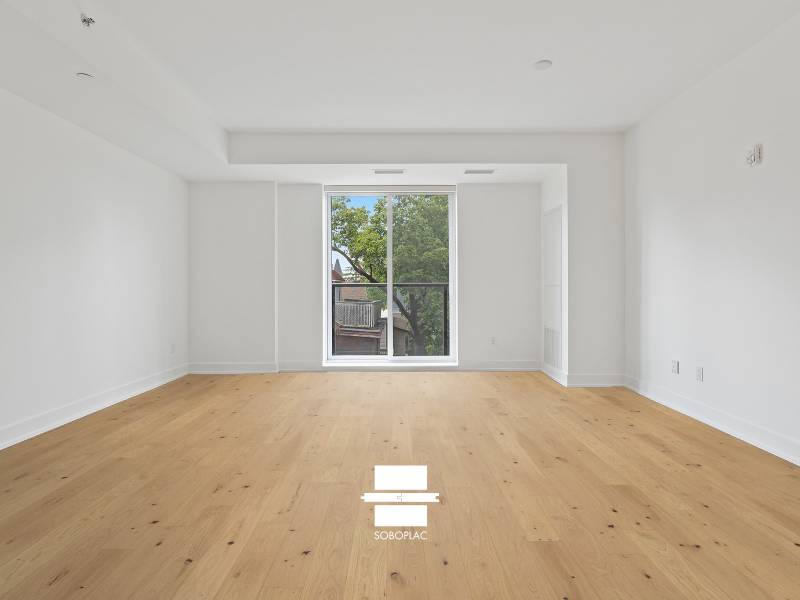 Découvrez l'élégance du parquet contrecollé chêne huilé Expert Perle 140 (Réf EPL215), idéal pour sublimer votre intérieur toulousain