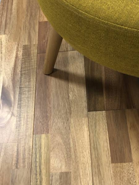 PARQUET MASSIF ACACIA VERNI NATUREL 3 FRISES 15X150