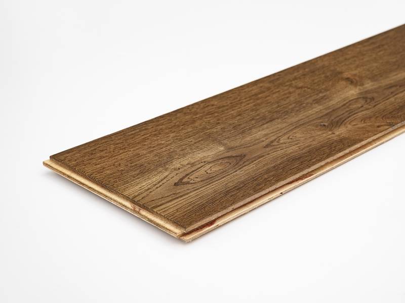 Découvrez la richesse du parquet O'Tantik Torréfié Intenso. À retrouver chez nos revendeurs en Haute Savoie