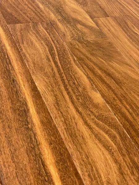 PARQUET MASSIF NOYER D'ASIE VERNI 15X120